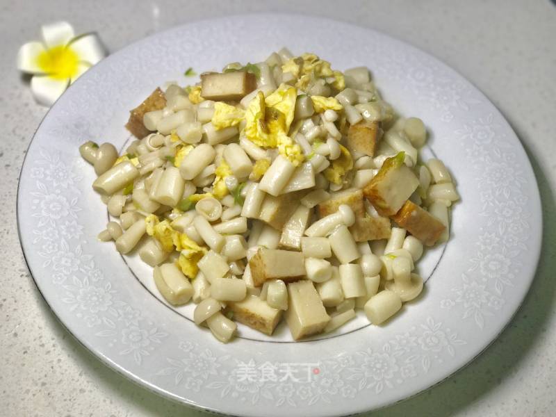 Stir-fried Seafood with Mushrooms and Fish Tofu recipe