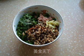 Fried Dumplings Stuffed with Dandelion recipe