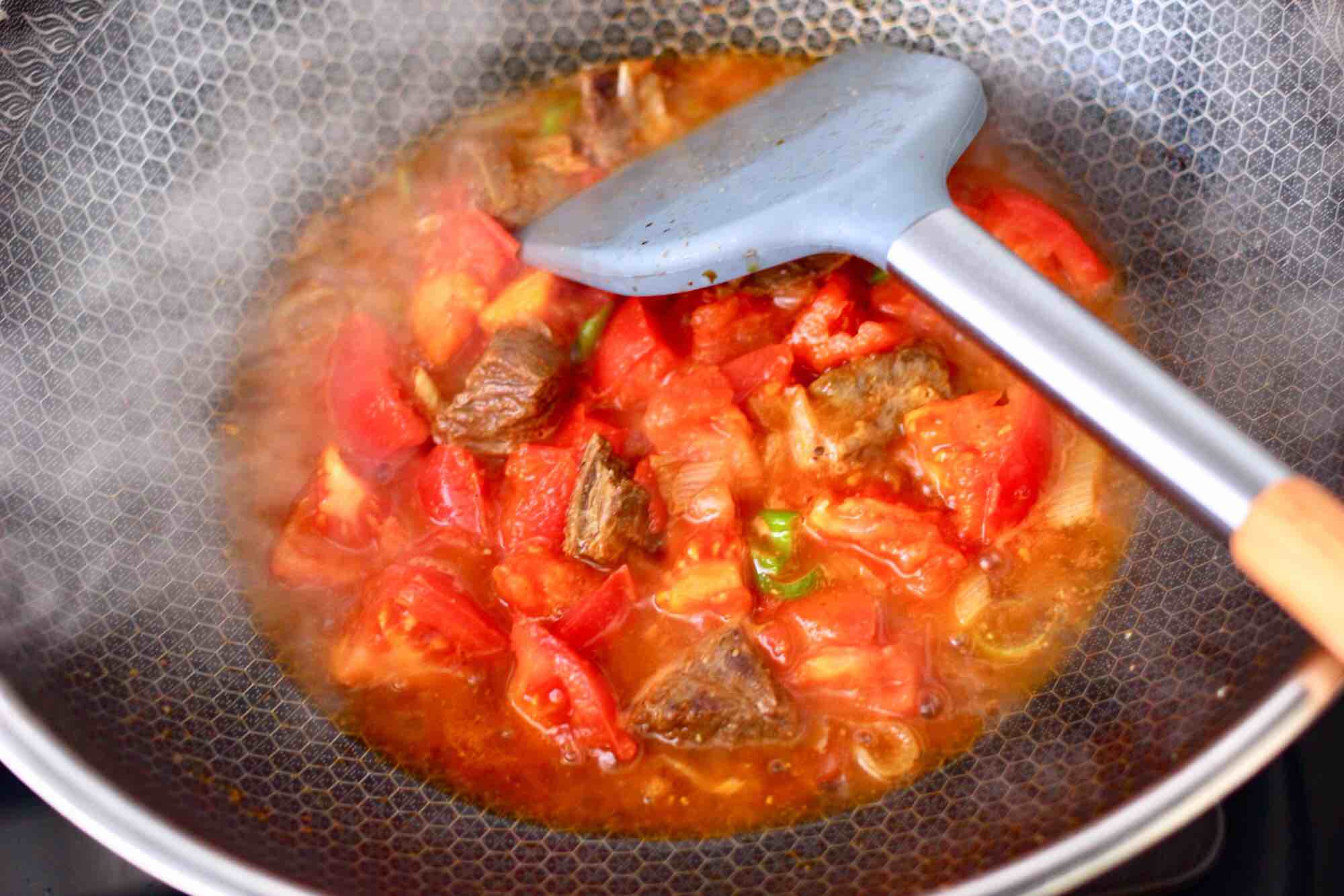 Spinach Noodles with Tomato Brisket recipe