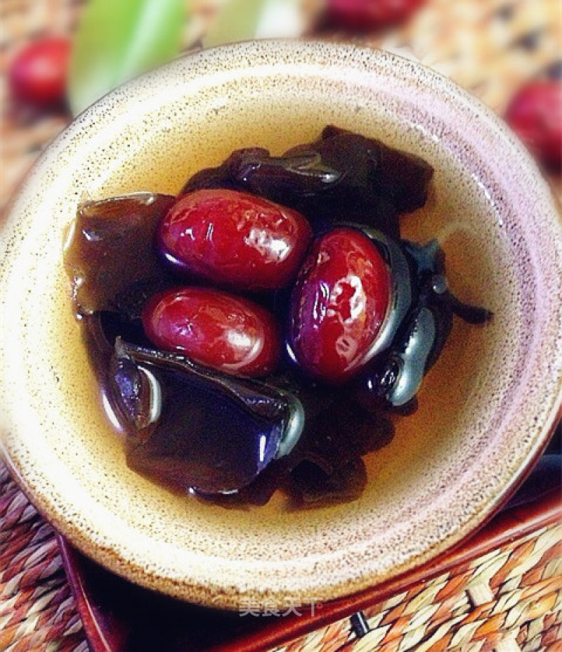 Black Fungus and Red Date Tea recipe