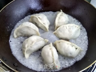 Fried Dumplings with Hericium and Leek Stuffing recipe