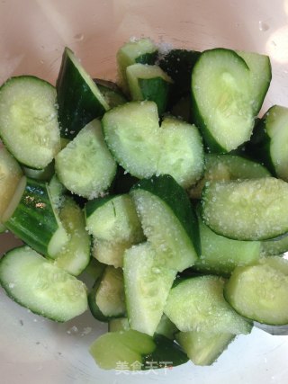 Cold Garlic and Spicy Cucumber [traditional Home-cooked Cold] Fresh Taste recipe