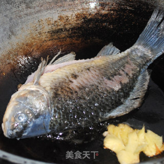 Sweet Crucian Carp Soup recipe