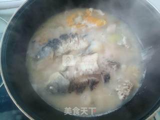 Shredded Carp and Carrot in Milk Soup recipe