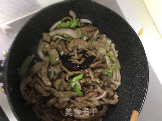 Stir-fried Shredded Beef with Onion and Green Pepper recipe