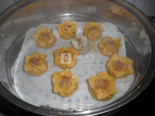 Fancy Pumpkin Steamed Dumplings recipe