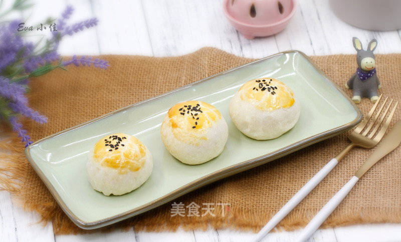 Pork Floss Mochi and Egg Yolk Crisp recipe