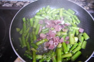 Scrambled Eggs with Spanish Asparagus and Ham recipe