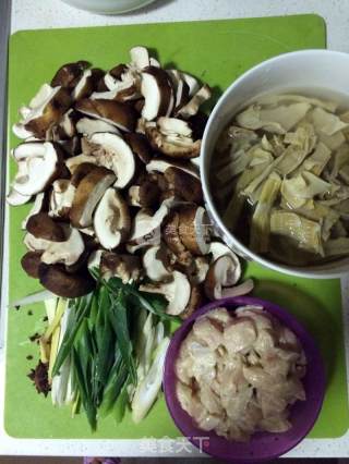 Panda Baozhu (grilled Chicken with Bamboo Shoots and Mushrooms) recipe