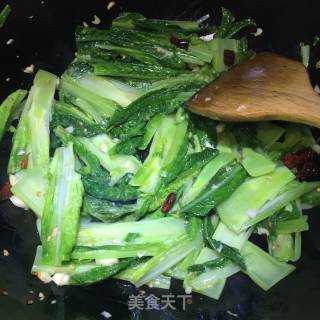 Stir-fried Lettuce Leaves with Garlic recipe