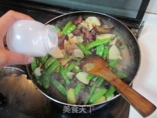 Hunan Bacon with Snow Peas recipe
