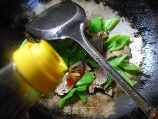 Stir-fried Lamb with Hot Pepper recipe