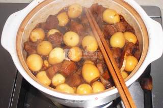 Braised Pork with Cuttlefish and Quail Eggs recipe