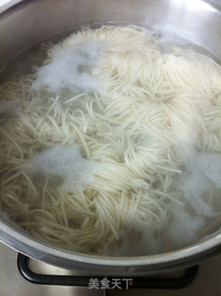 Noodles with Sea Rice and Egg recipe