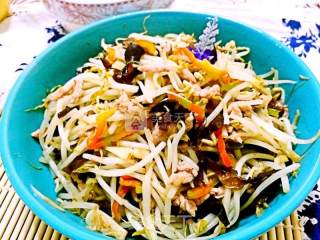 Summer Fast Food-fried Shredded Pork with Fungus and Bean Sprouts recipe