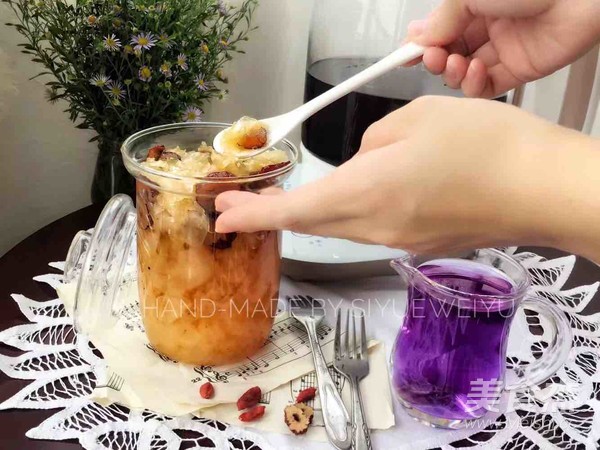 Two Pots of "snow Fungus Stewed Red Dates" ➕ "dish of Bean Curd Tea" recipe