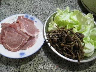 Stewed Cabbage with Tea Tree Mushrooms recipe