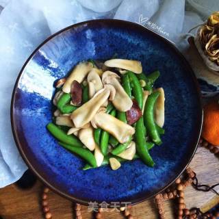 Stir-fried Matsutake with Sweet Beans recipe