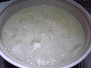 Tremella Wolfberry Soup recipe