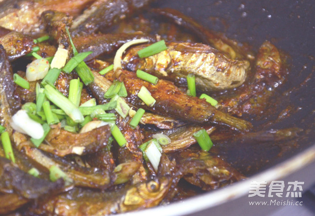 Liuyang Spicy Hot-roasted Fish in Douchi: Weishan Commune Liuyang Cuisine recipe