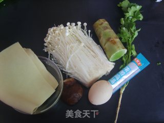 Green Bamboo and Enoki Mushroom Soup recipe