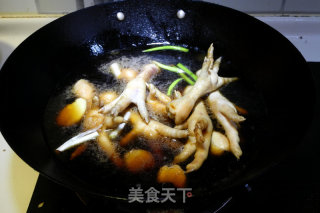 Roasted Chicken Feet with Carrots recipe