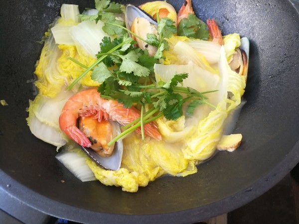 #冬至大如年# Seafood Braised Cabbage recipe