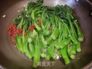 Rapeseed Heart in Soup with Garlic recipe