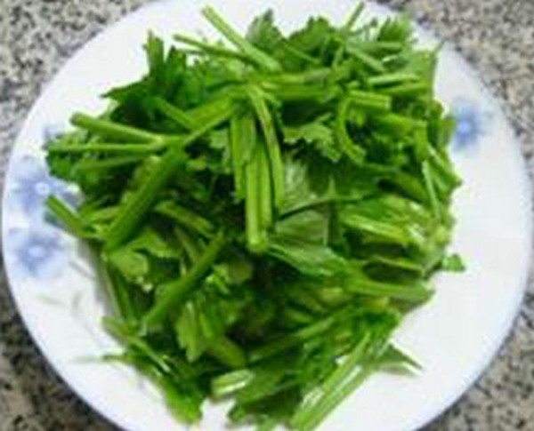 Fried Udon Noodles with Shrimp and Celery recipe