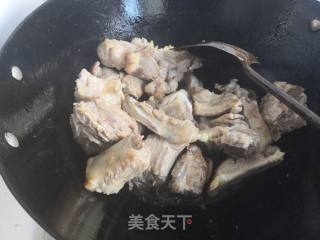 Spare Ribs Stewed Wide Noodles recipe