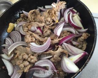 Stir-fried Beef with Onion recipe
