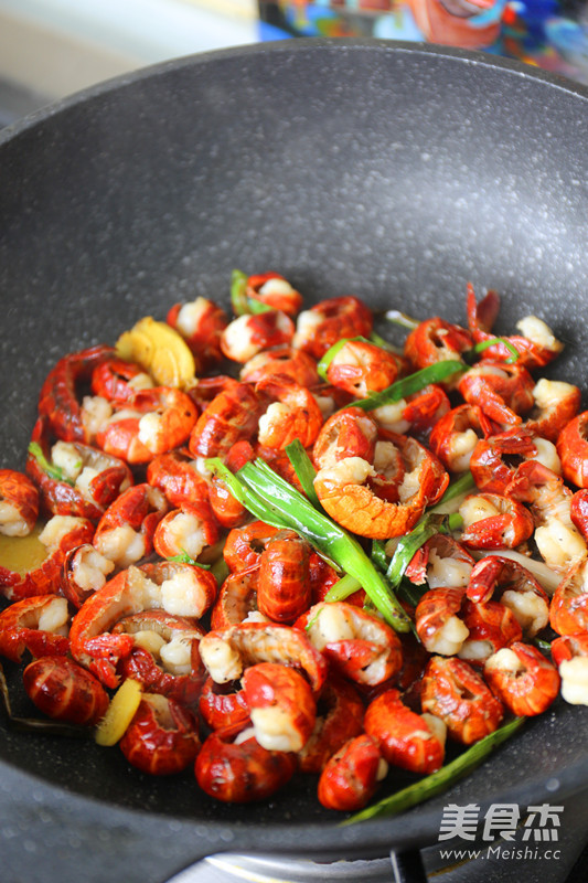 Stir-fried Shrimp Balls with Scallion and Salt recipe