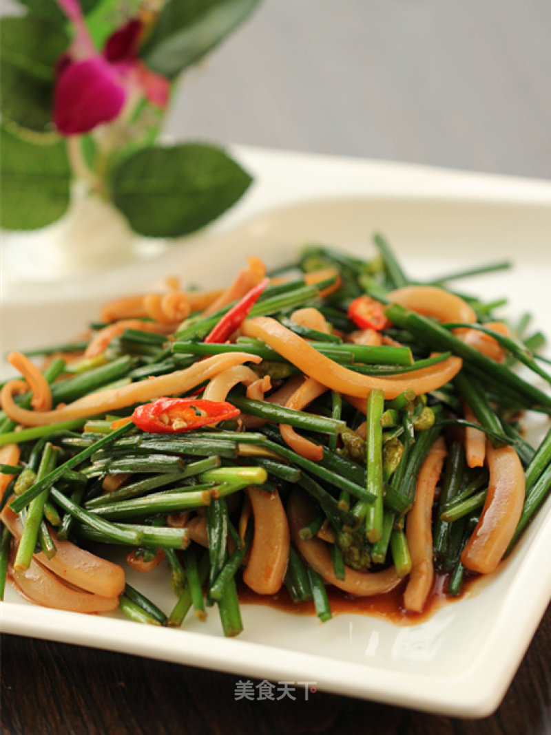 Sauteed Squid with Chives recipe