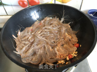 Fried Taihu White Shrimp in Oil recipe