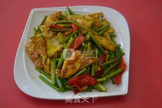 Scrambled Eggs with Garlic Moss recipe