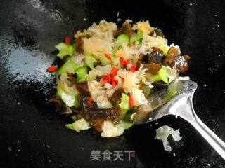 Tremella, Celery, Lycium Barbarum recipe