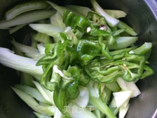 Celery Stir-fried Noodles recipe