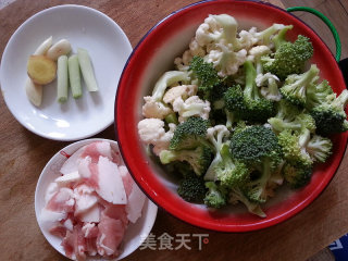 Stir-fried Double Flower with Pork Belly recipe