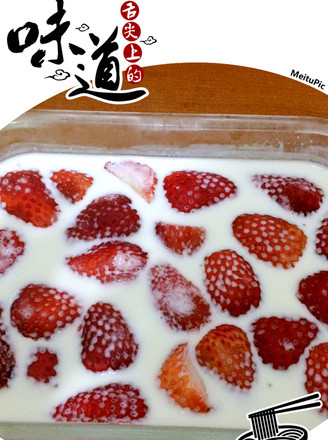 Coconut Milk Strawberry Pudding recipe