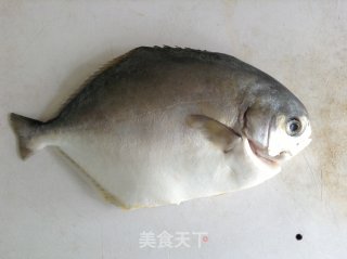 Pan-fried Sea Pomfret recipe