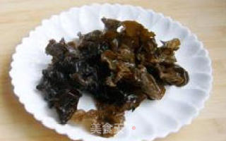 Post-holiday Gastrointestinal Preparation-fried Fungus with Winter Lettuce recipe