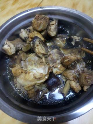 Stewed Chicken Drumsticks with Mushrooms recipe