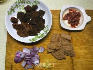 Fried Beef with Konjac and Porcini Mushrooms recipe