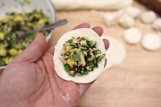 Egg, Shiitake, Rape Dumplings recipe