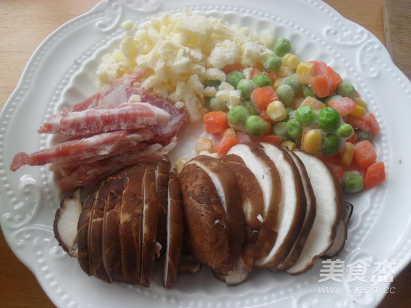 Quick Pizza with Mushrooms, Bacon and Mixed Vegetables recipe