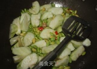 Loofah Stir-fried Edamame recipe