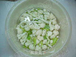 Cured Cauliflower Vermicelli in Clay Pot recipe