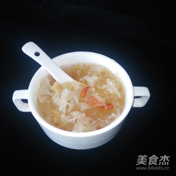 Chinese Wolfberry and White Fungus Soup recipe