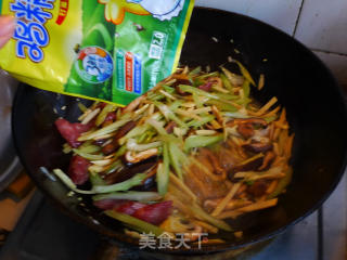 Fried Sausage with Fresh Bamboo Shoots recipe