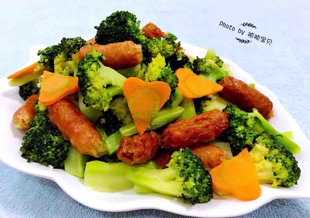 Stir-fried Baby Intestines with Garlic Broccoli recipe